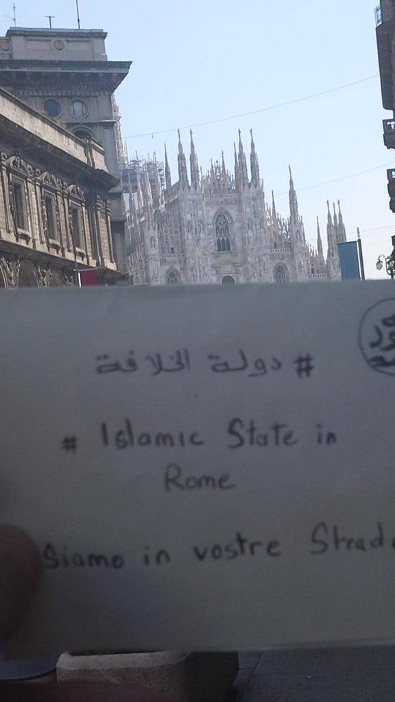 L'Isis minaccia di nuovo l'Italia. Foto tra Duomo e il Colosseo