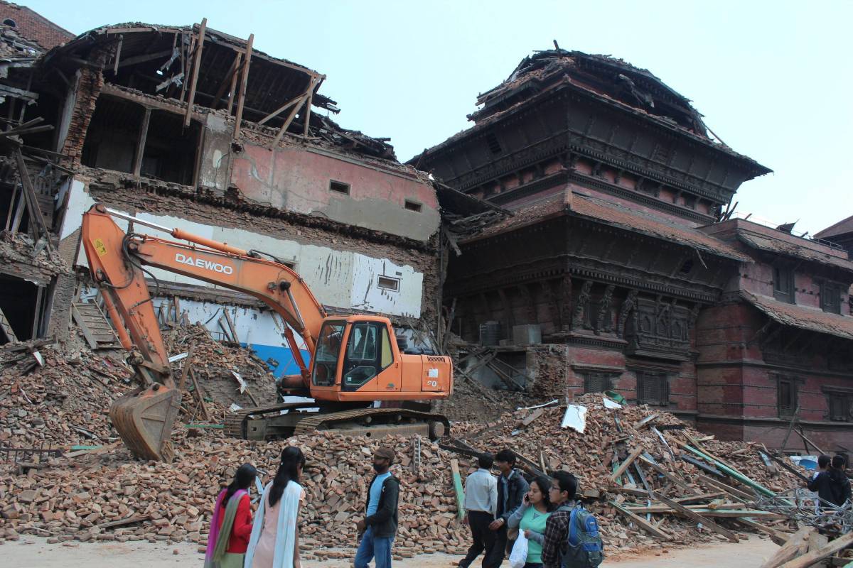 Nepal, dramma senza fine. Valanga fa 250 dispersi "Rischio 10mila vittime"