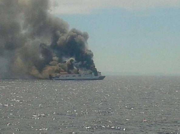 Incendio su nave italiana al largo di Palma di Majorcai