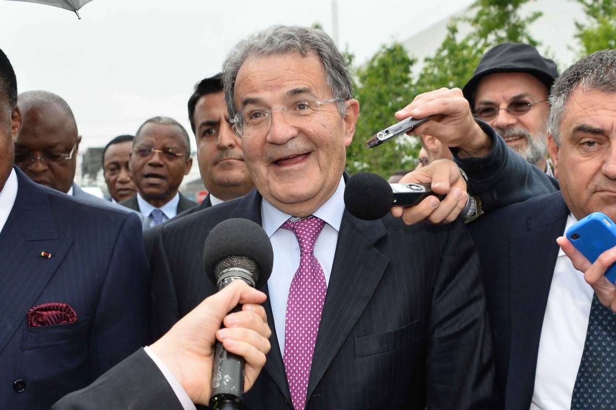 Romano Prodi: "Cina e Usa salveranno l'euro"