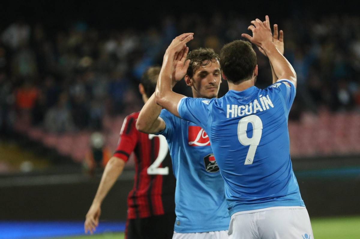 De Sciglio si fa espellere, il Napoli domina il Milan