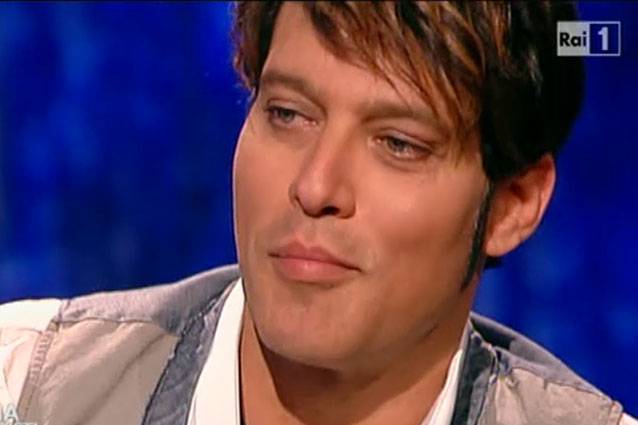 Gabriel Garko ospite all'Arena scatena le polemiche: "Ma che ha fatto al viso?"