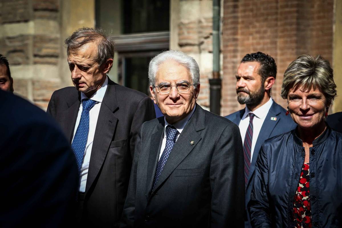 Mattarella lancia l'allarme corruzione: "Conseguenza di una caduta della politica"