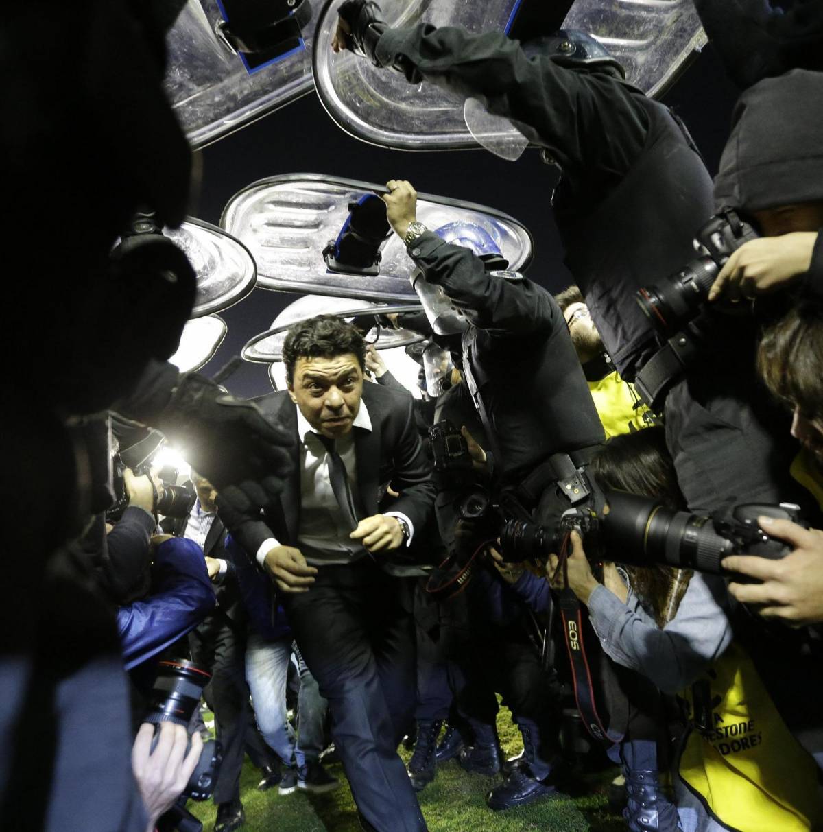 Buenos Aires, la bomba al derby fa esplodere tutta l'Argentina