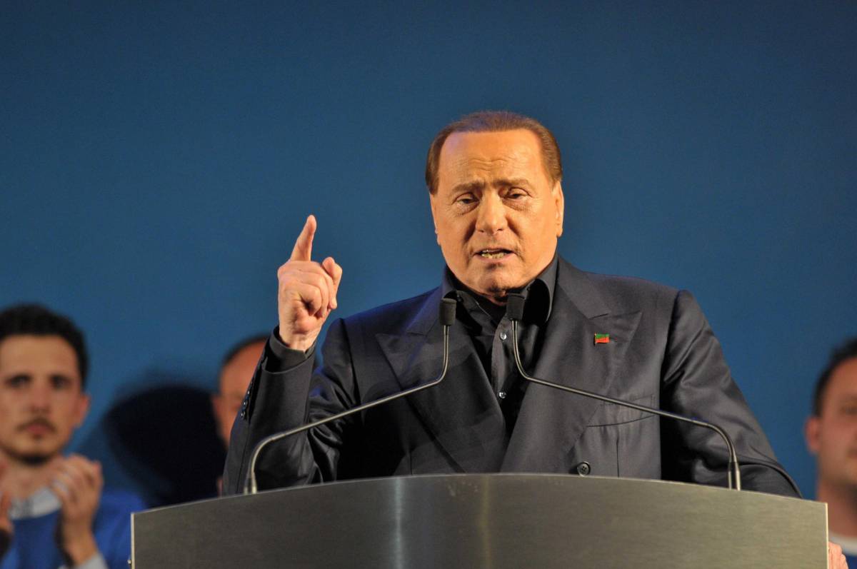 L'avviso di Berlusconi: "L'alleanza reggerà ma ognuno al suo posto"