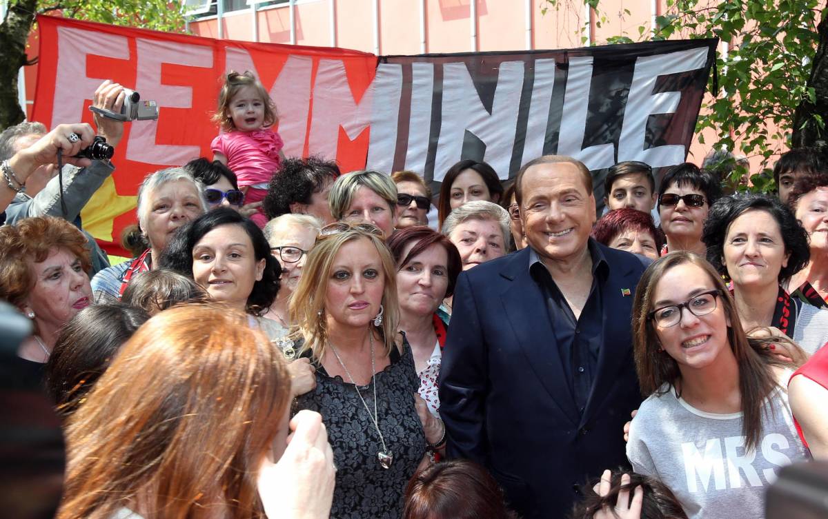 Berlusconi: "Resto per senso di responsabilità"
