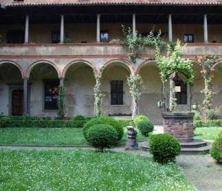 Tour nei chiostri e giardini della Milano medioevale