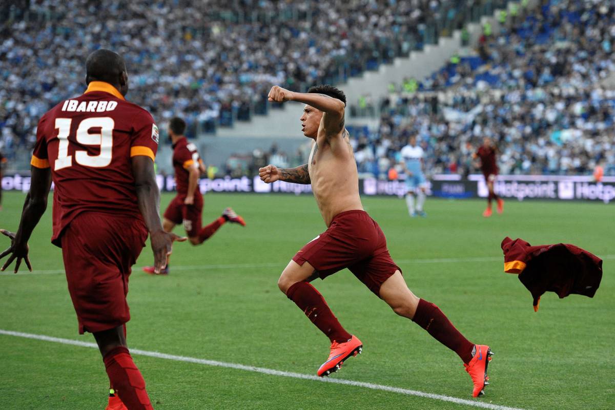 La Roma vince il derby e vola in Champions. Domenica scontro diretto tra Lazio e Napoli