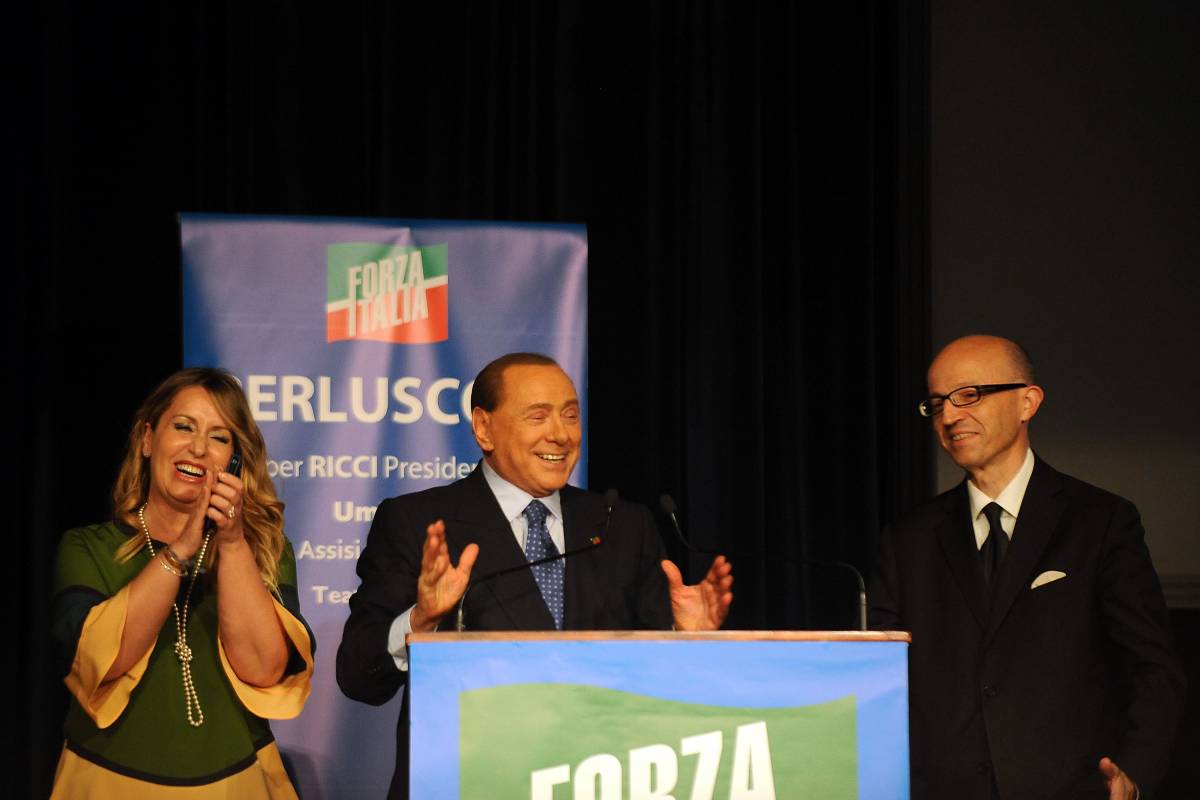 Sui social Berlusconi rottama Renzi