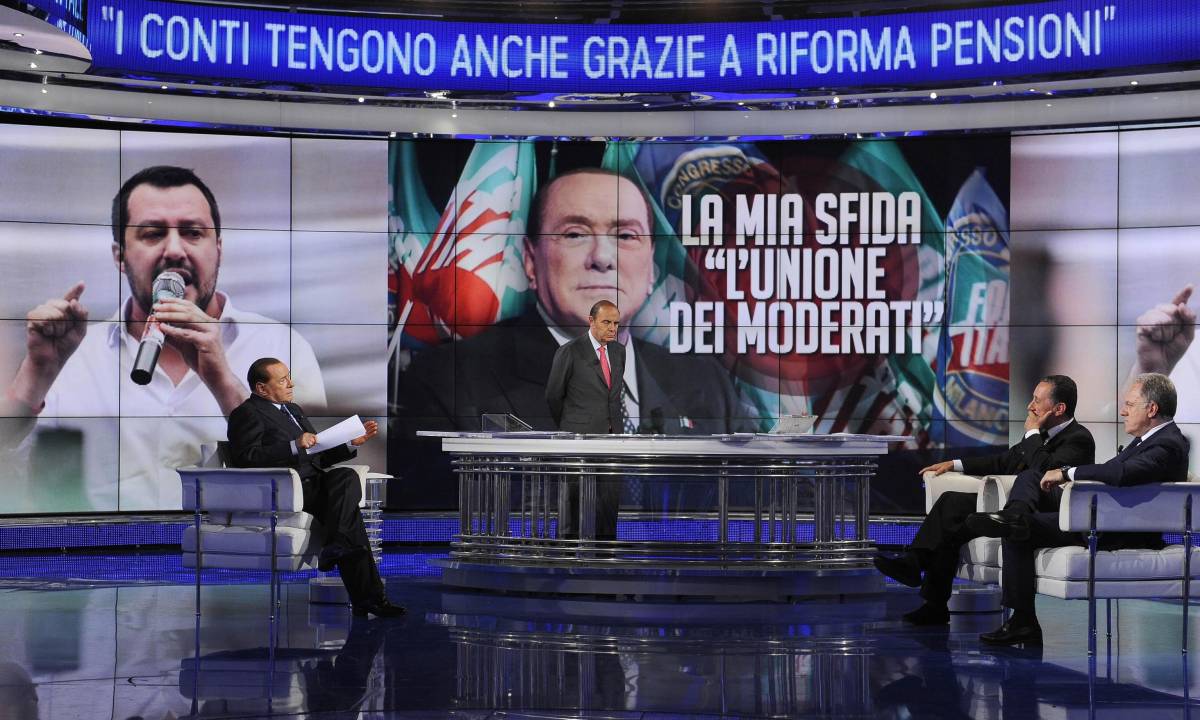 La stoccata del Cav a Renzi: "Il suo governo aggrava i problemi"
