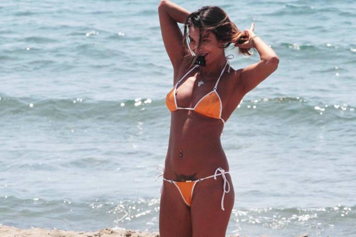 Rosy Dilettuso: "Il topless a Forte dei Marmi? I miei seni sempre in vacanza"