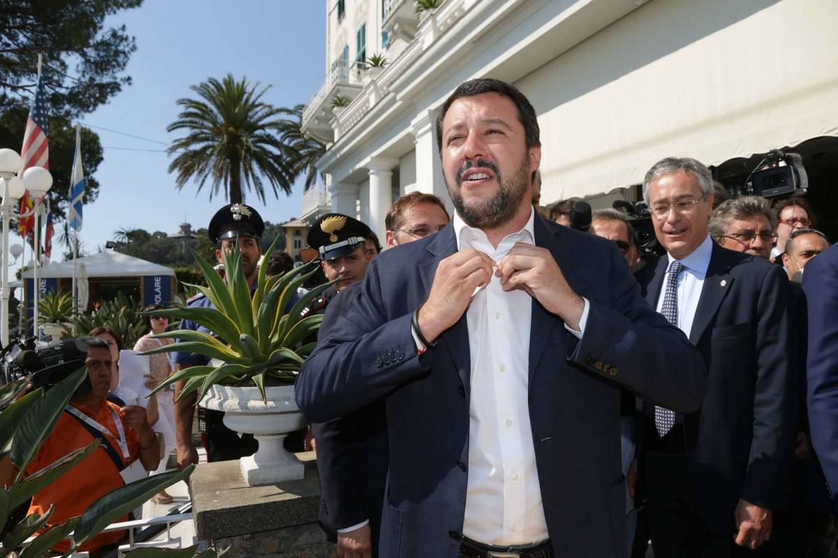Salvini al Colle da Mattarella: "Le pensioni siano prioritarie"
