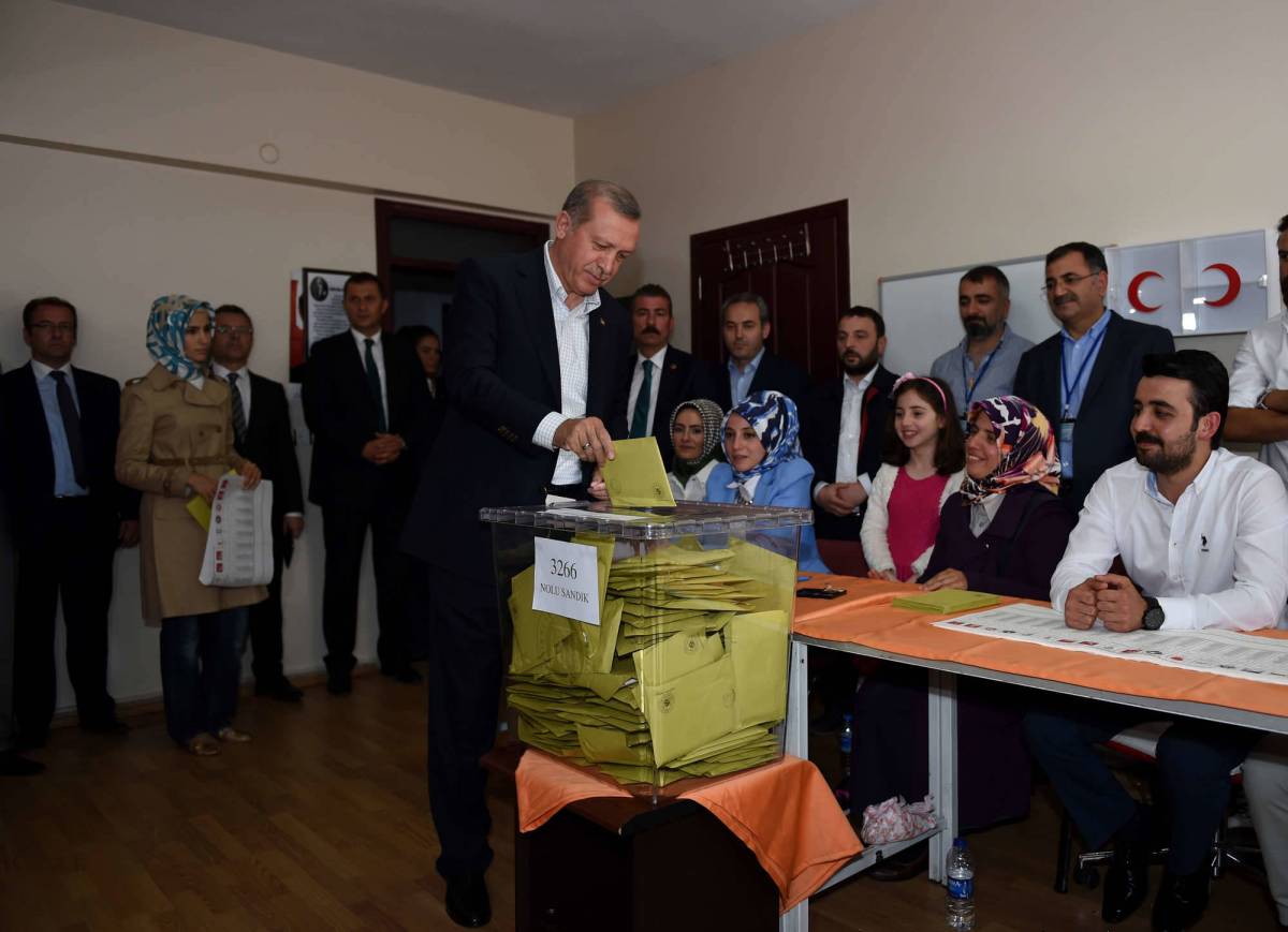 Alta affluenza in Turchia: Erdogan verso governo di minoranza