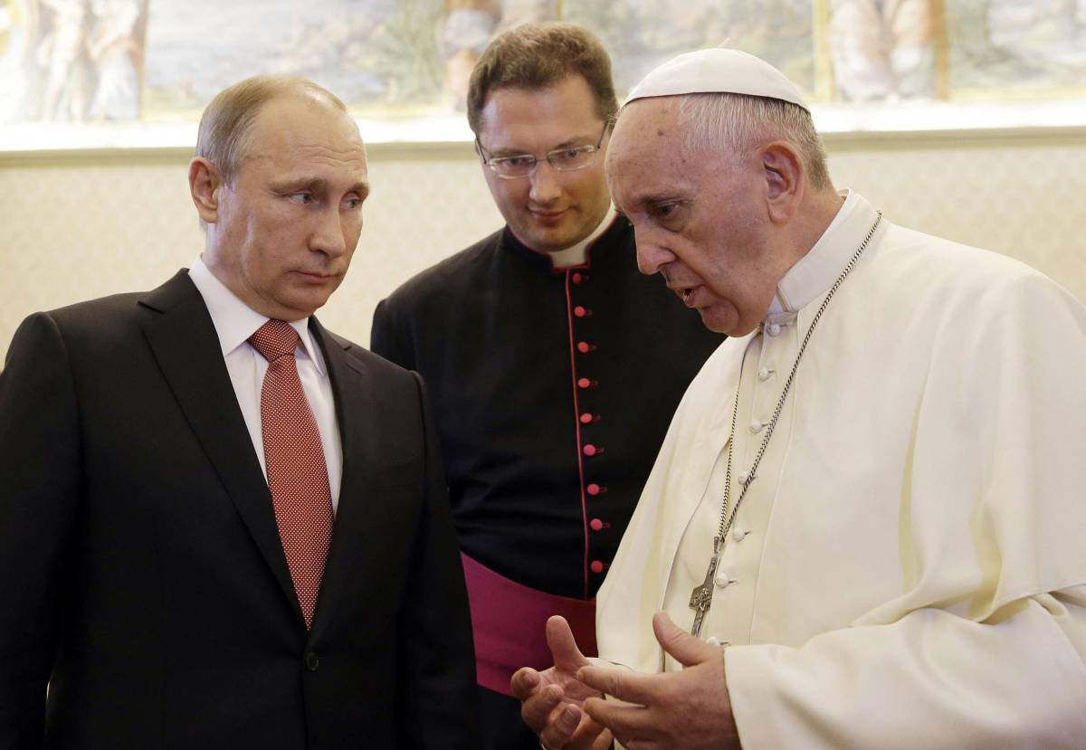 Ucraina, il Papa richiama Putin: "Occorre sforzo per la pace"