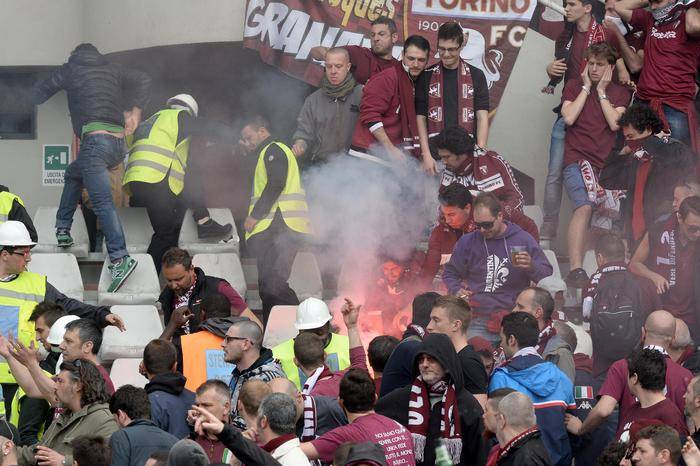 Bomba carta al derby, arrestato tifoso della Juventus