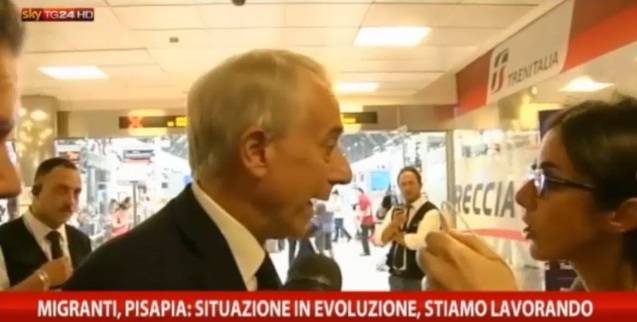 Toh, adesso lo dice pure Pisapia: "No a nuovi profughi a Milano"