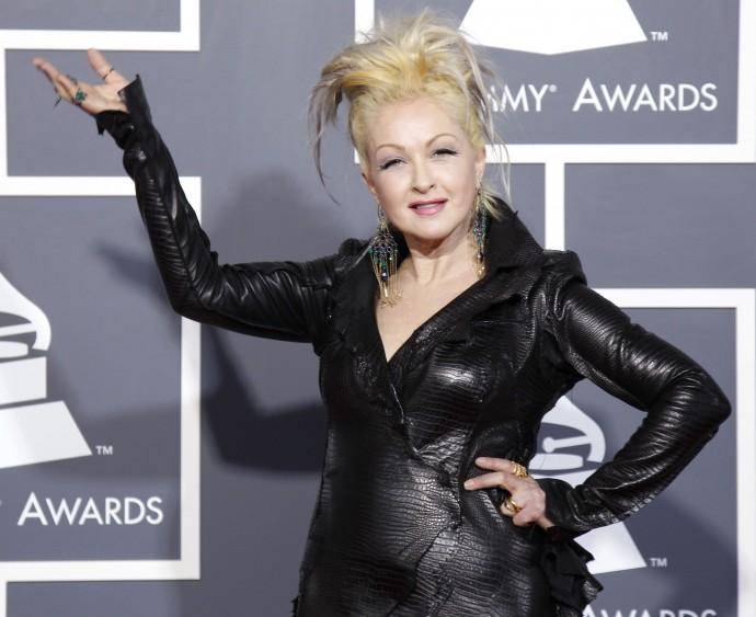 Cindy Lauper: "Mi son firmata Madonna sugli autografi"