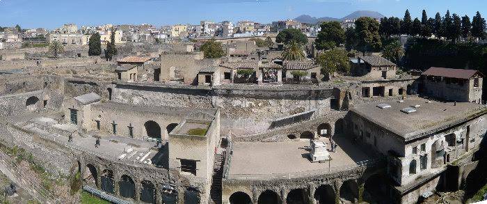 Il disastro di Pompei e l'eccellenza di Ercolano