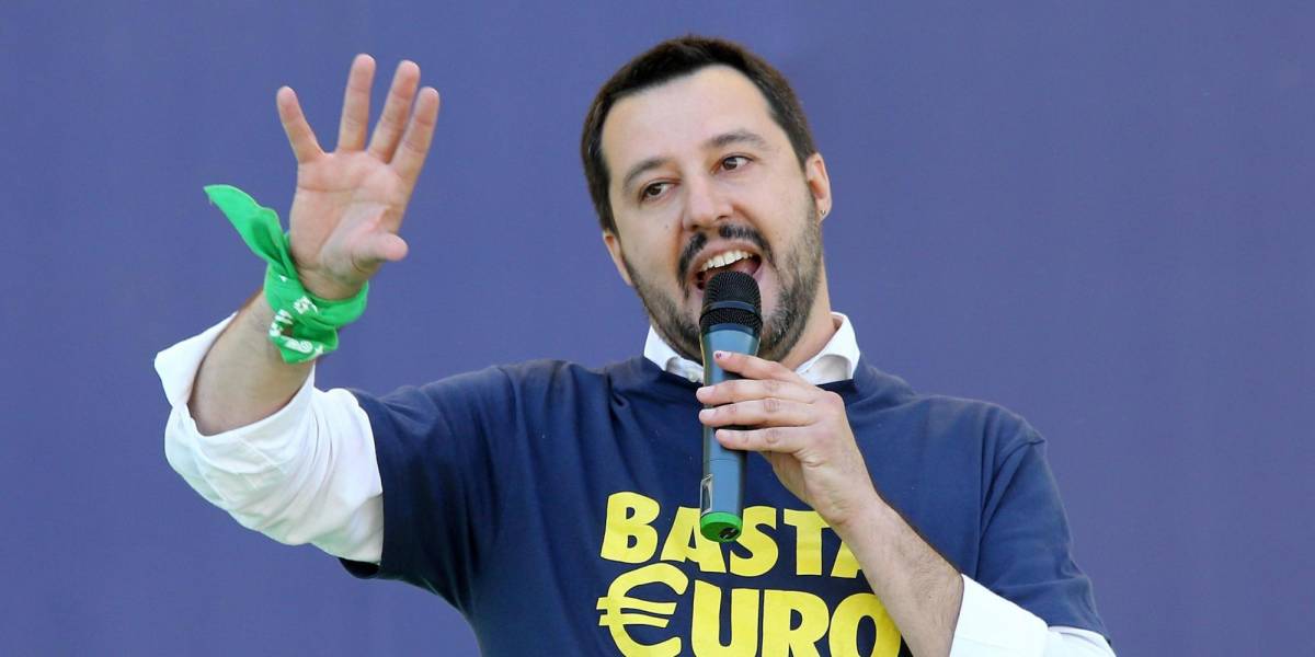 "Salvini vai a studiare". Ed è ​bagarre a Porta a Porta