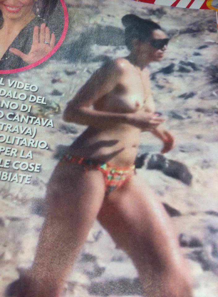 Nina Zilli: topless a Formentera