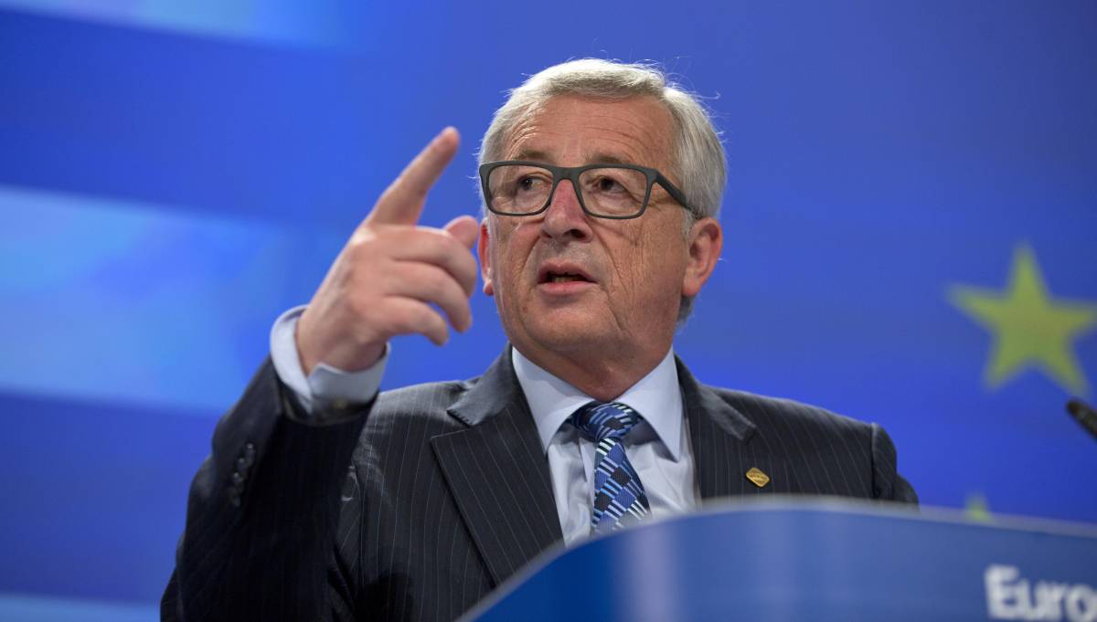 Migranti, allarme di Juncker: "Se andiamo avanti così finiremo nel 2101"
