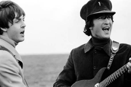 Paul McCartney: «John Lennon è un mito perché è morto»