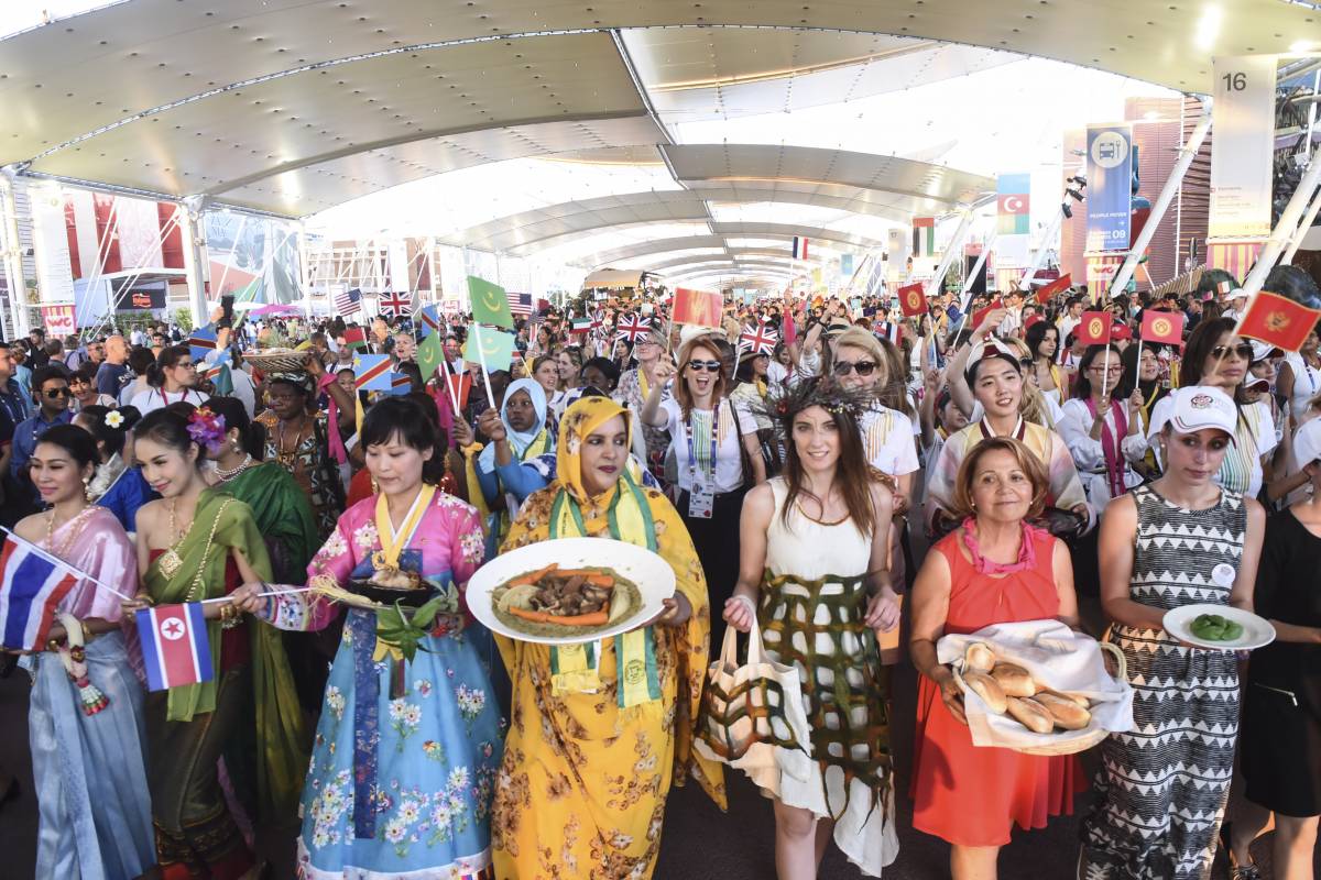 Tavola del Mondo, 400 donne e il cibo di 40 Paesi