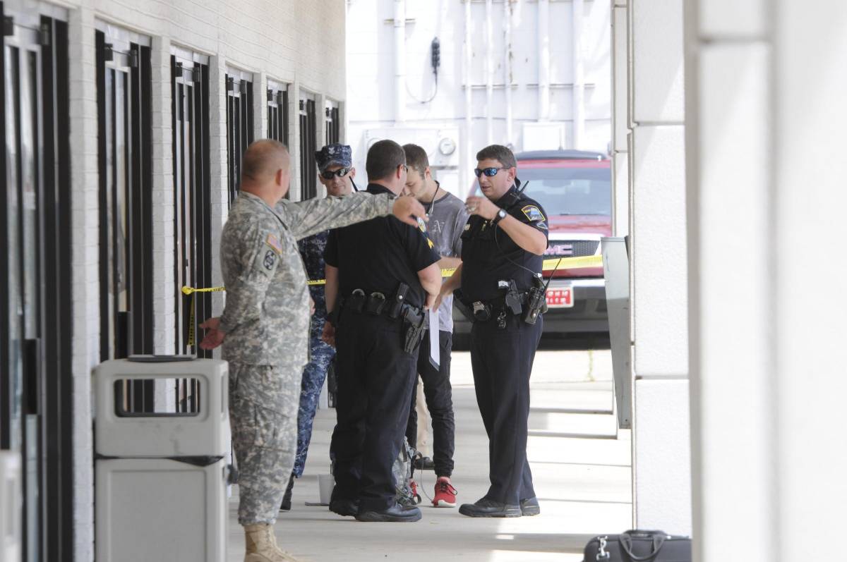 Sparatoria in base marines nel Tennessee: cinque morti