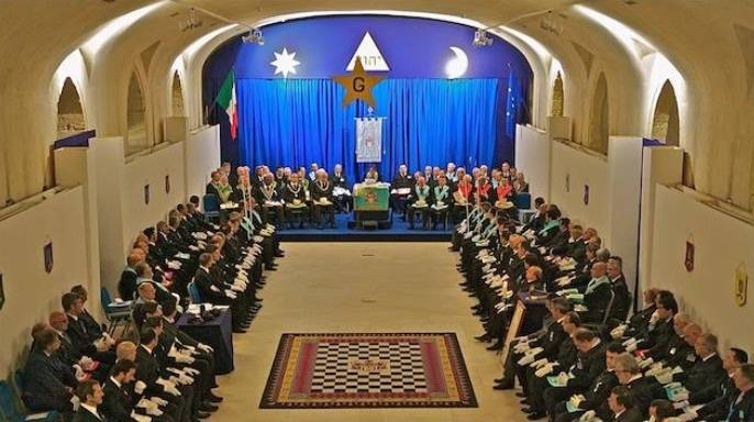 Massoneria e Segretezza: Discussione sui Segreti e le Pratiche Interne della Massoneria