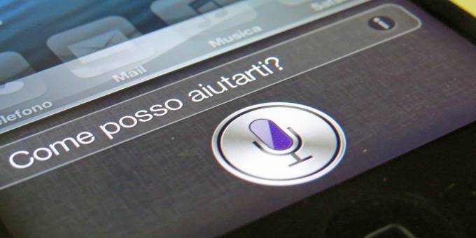 Bufera sulla versione italiana di Siri: la parola "gay" considerata un insulto