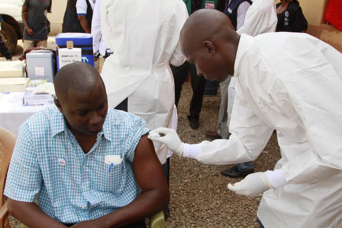 Ebola, ora c'è il vaccino: "Efficace al 100%"