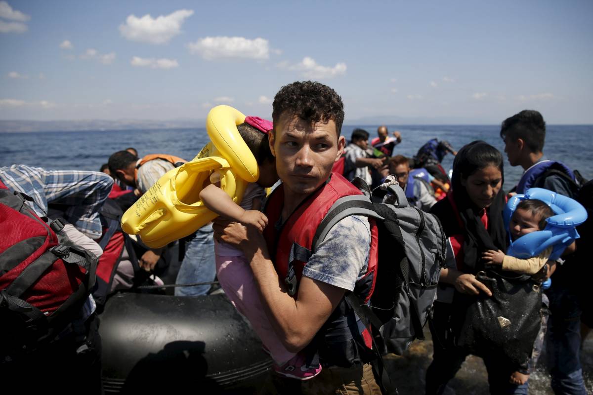 Dalla Turchia alla Grecia per raggiungere l'Europa: "Indietro non torneremo"