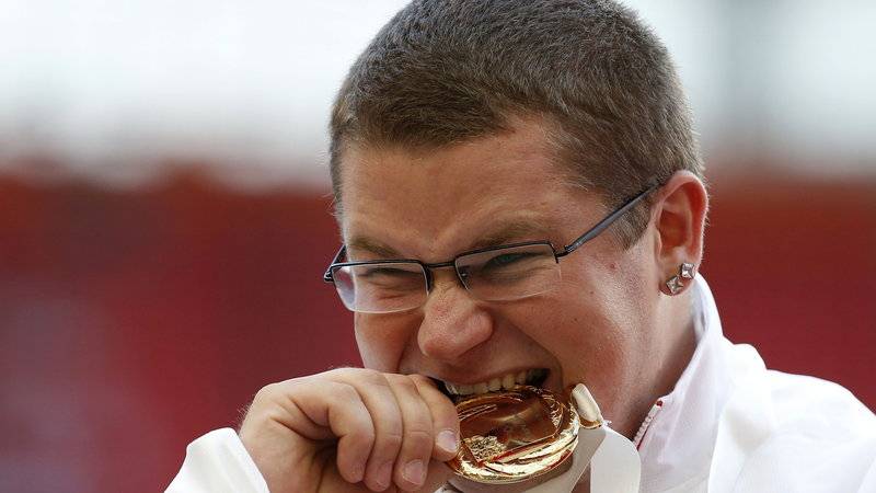 Mondiali atletica: Pawel Fajdek vince, si ubriaca e perde l'oro