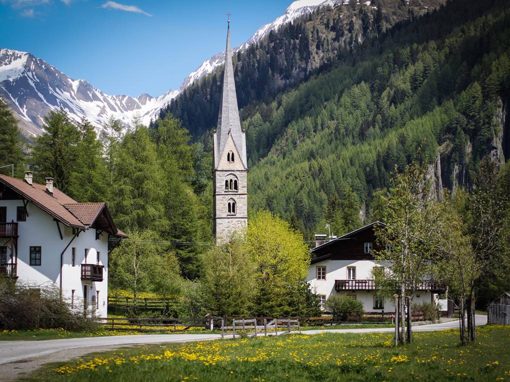 La stretta in Alto Adige: "Vietato acquistare casa se non sei residente qui"