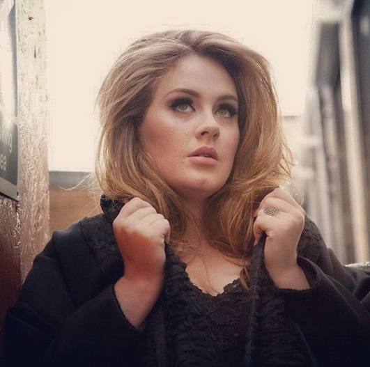 Adele, nuovo album e perde 30 chili: "Non fumo più e sono vegetariana"
