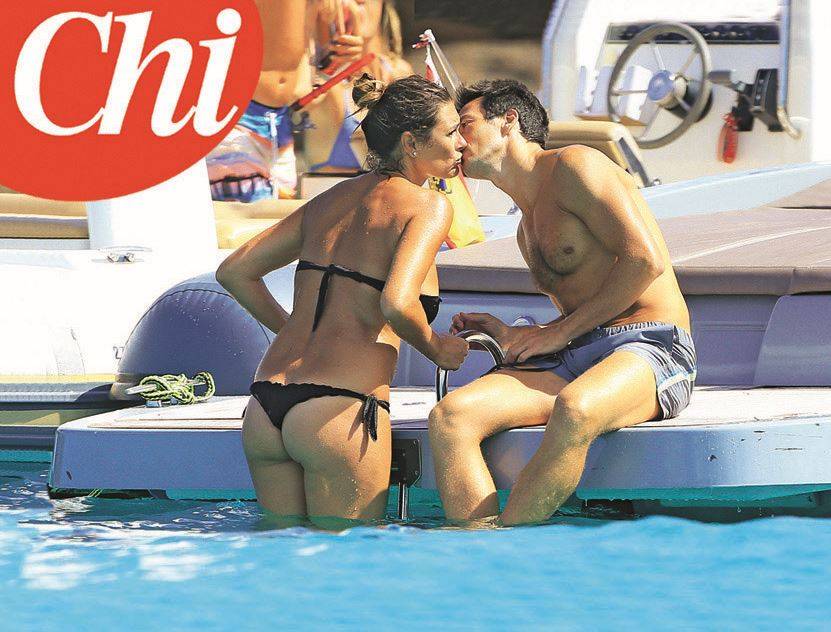 Alena Seredova e Alessandro Nasi, il primo bacio nelle acque di Ibiza