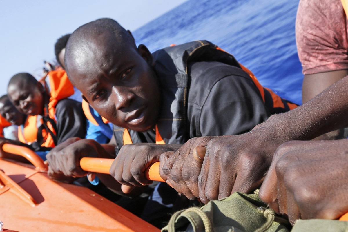Clandestini, Frontex è più dura di noi: "Subito a casa o in cella fino a 18 mesi"