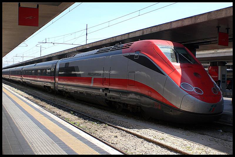 Sul treno con biglietti falsi: fermati decine di tifosi della Roma