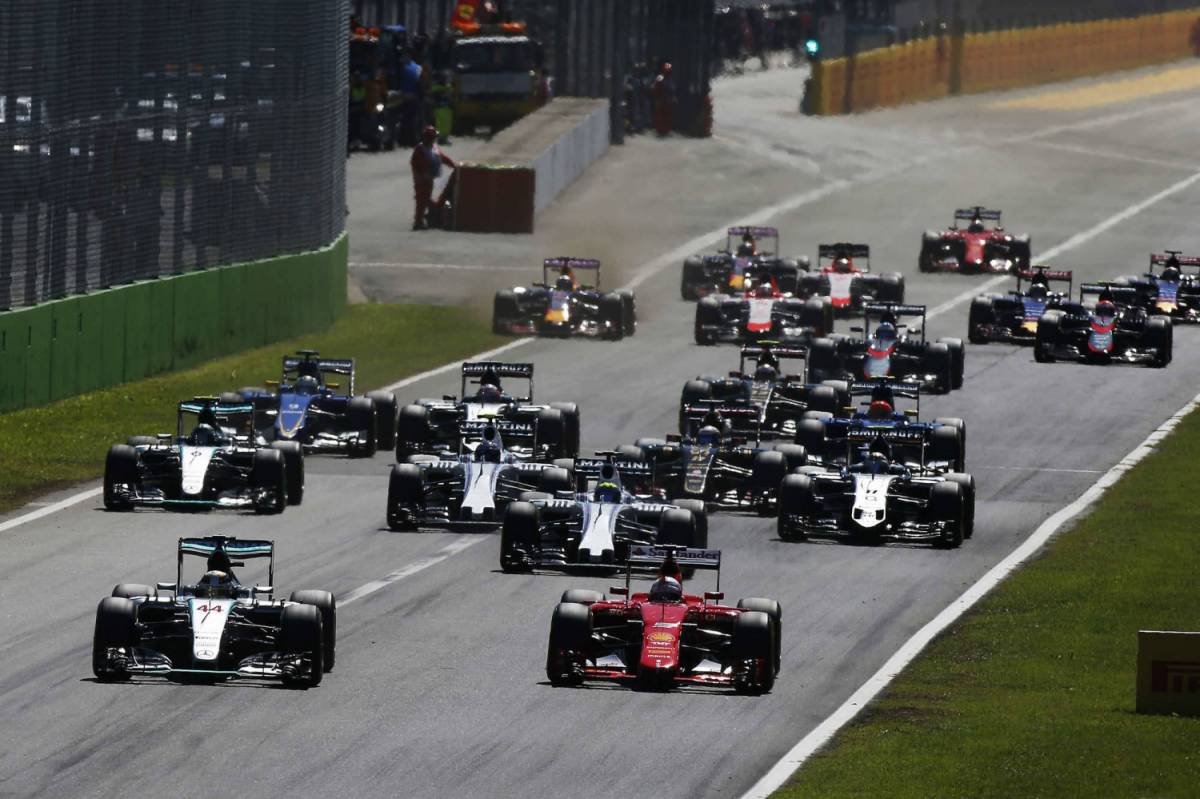 Gp di Monza, trionfa Hamilton davanti alla Ferrari di Vettel 