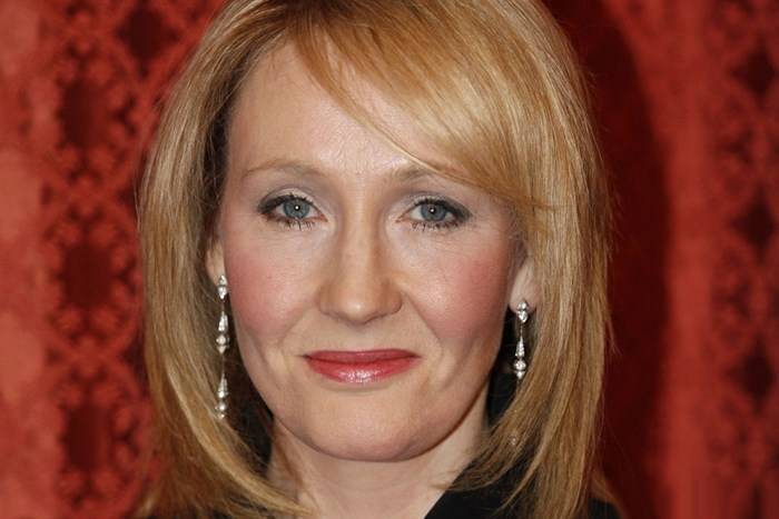 Migranti, interviene J. K. Rowling: lei risponde sagace a chi la critica