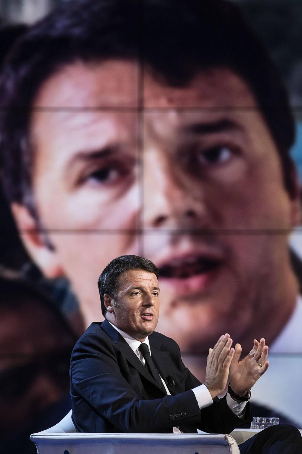 Renzi torna a promettere e illude pure i pensionati