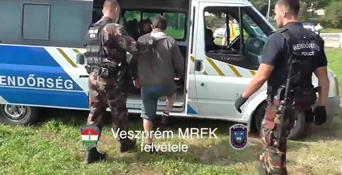Ungheria, fermato un italiano: 33 siriani sul suo furgone