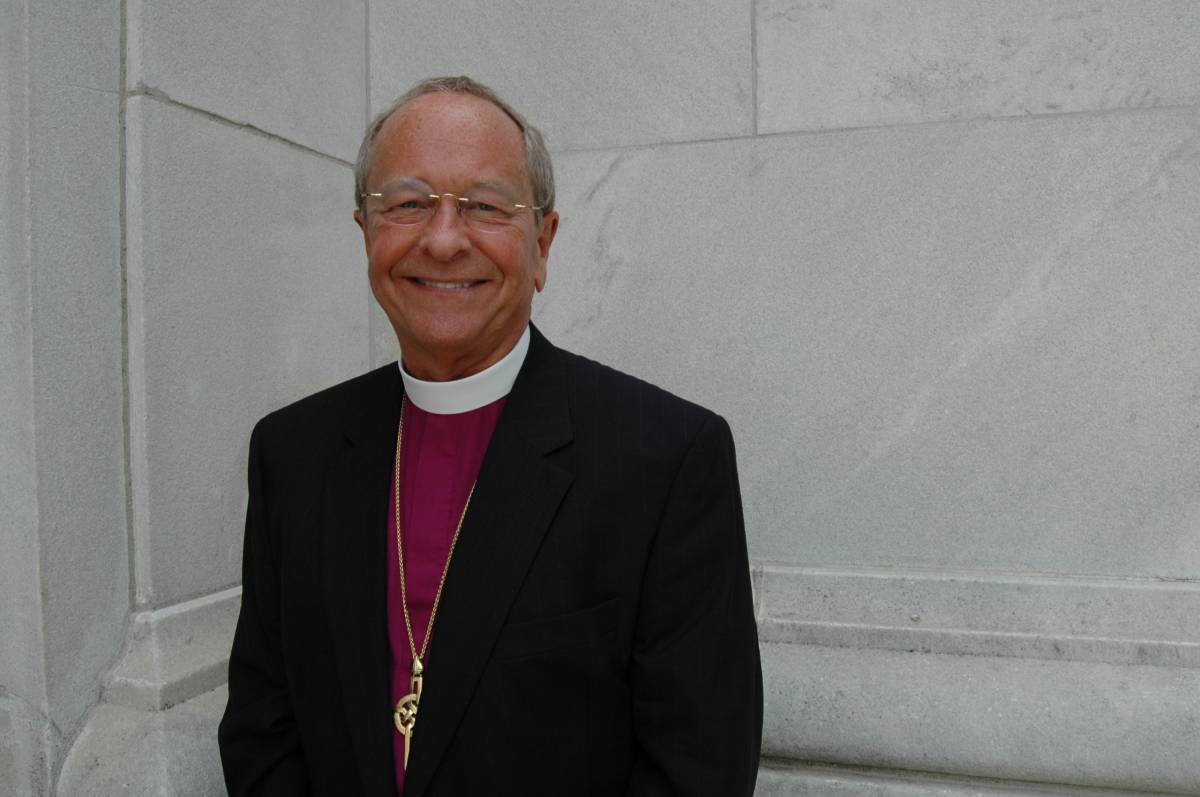 Il vescovo gay scrive al Papa: "Verrò a trovarla"