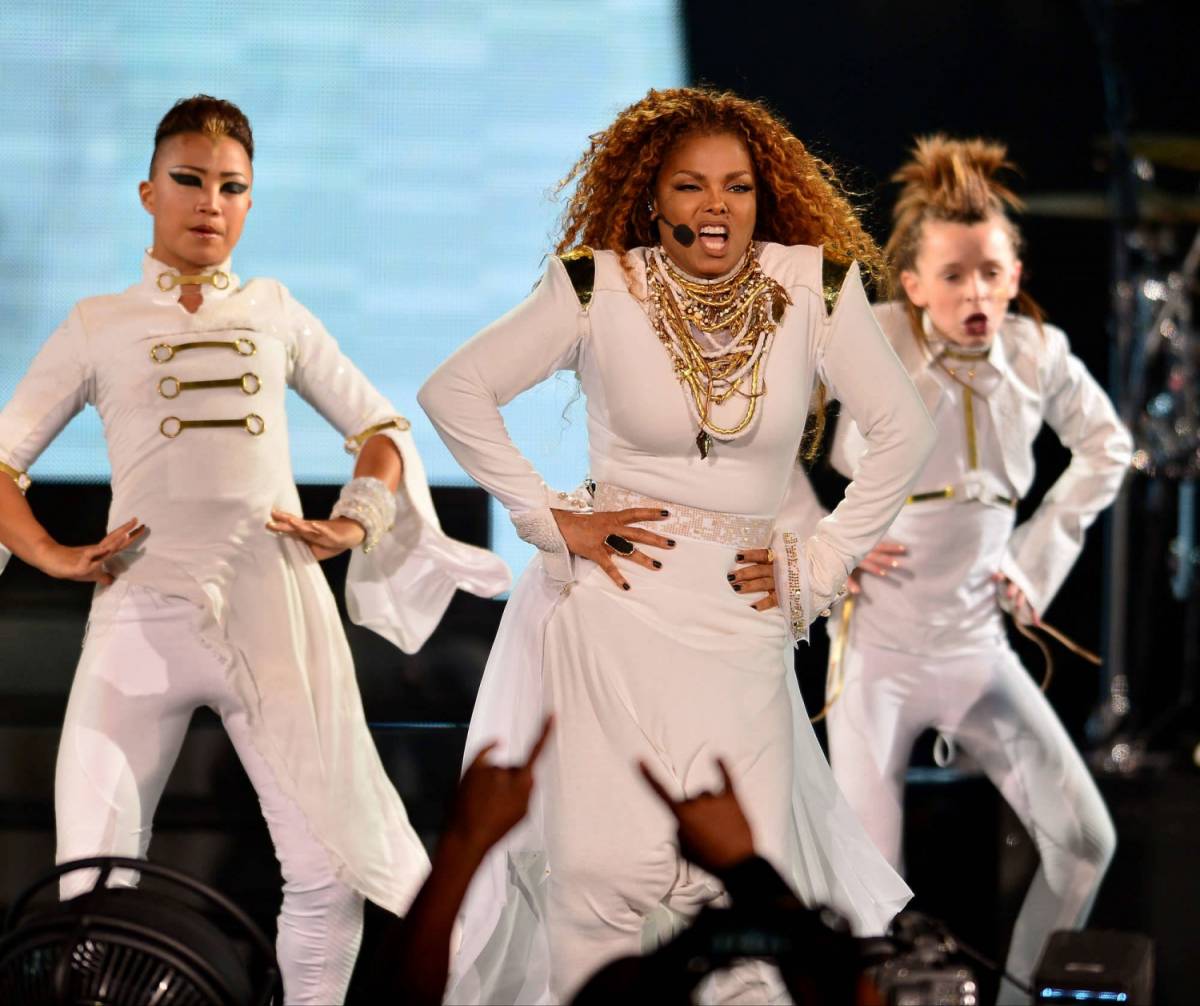 Janet Jackson convertita all'Islam: tour con coreografie e abiti "casti"