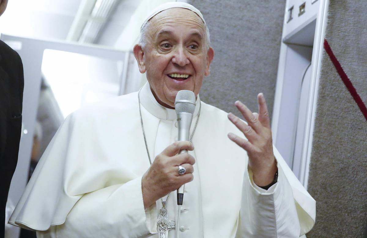 Rivolta in Vaticano: "Ora il Papa chiarisca la posizione su gay e divorziati"
