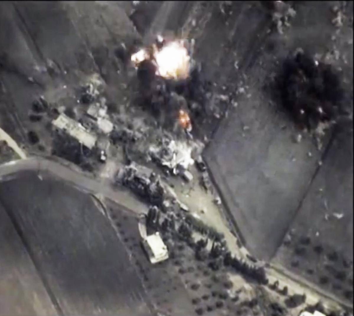 Immagini di un attacco aereo russo in Siria