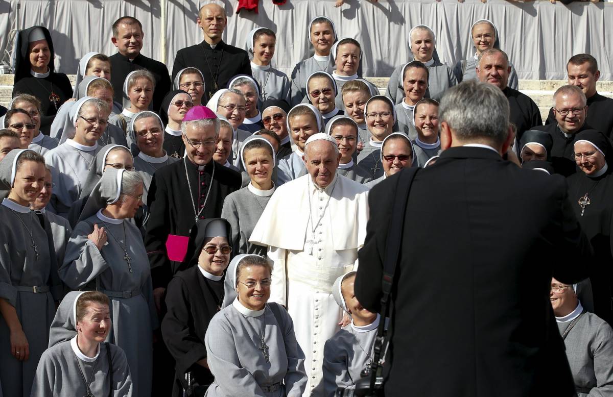Papa Francesco: "La Chiesa abbandoni le vecchie reti e si metta a pescare"