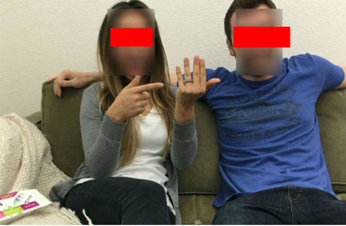 Pubblicano foto per annunciare il loro matrimonio, ma un dettaglio svela il loro segreto