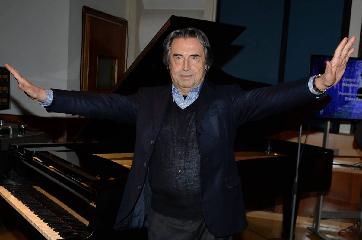 Il maestro Riccardo Muti fa «lezione» in tivù Ma boccia già qualcuno