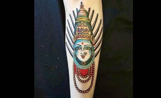India, turista minacciato di scuoiamento per un tatuaggio